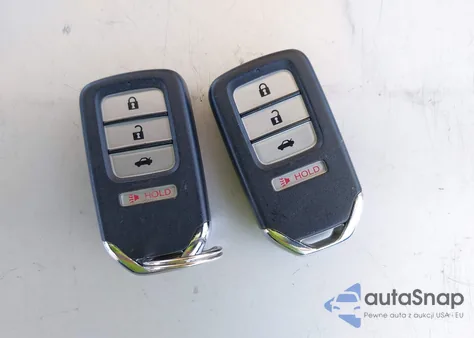 2013 Honda Accord Touring z USA, uszkodzony, nr VIN 1HGCR3F97DA046789